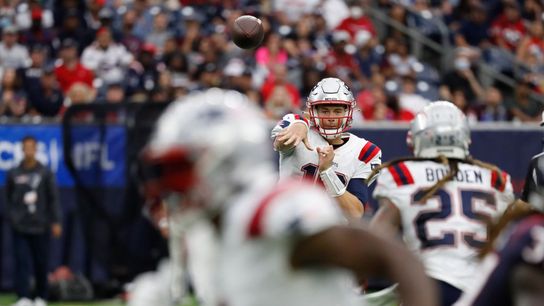 Bedard's Breakdown: Music starting to crank a little bit for Patriots passing offense vs. Texans taken at BSJ Headquarters (Patriots)